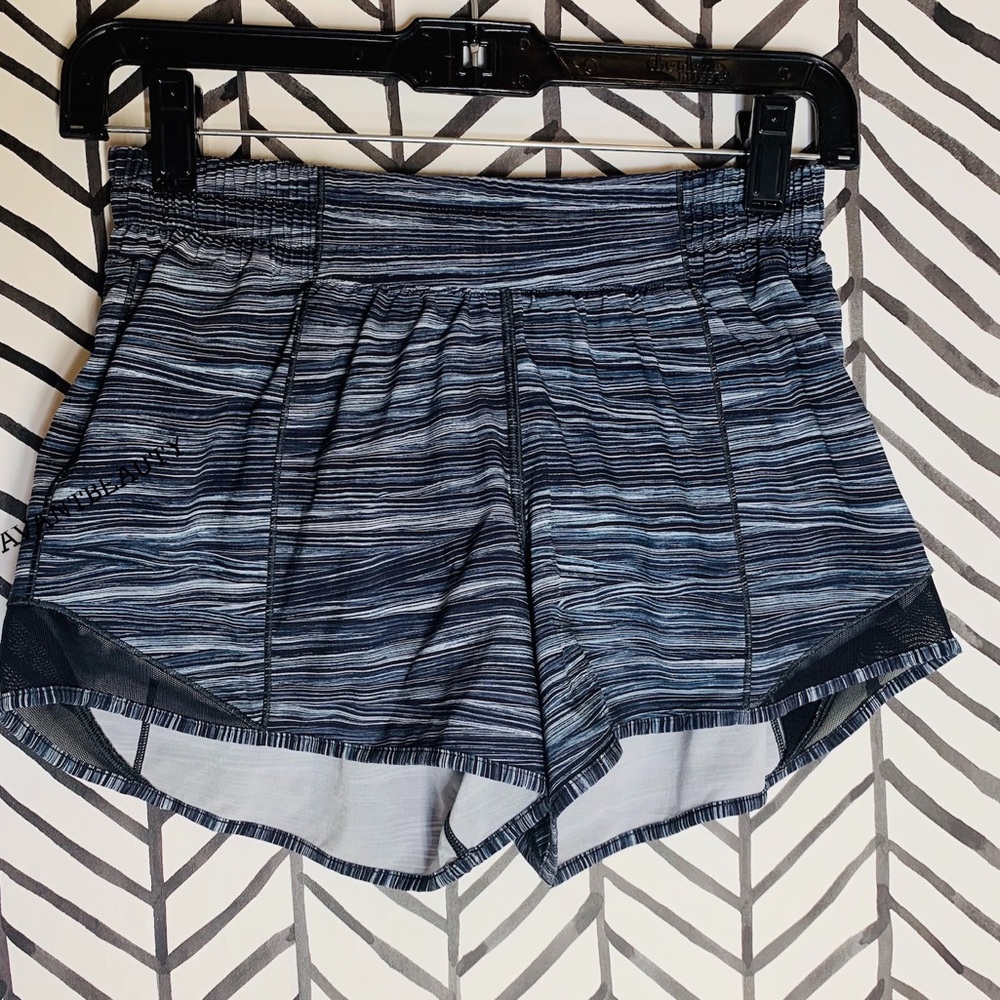 Lululemon hotty hot shorts blue black size 4